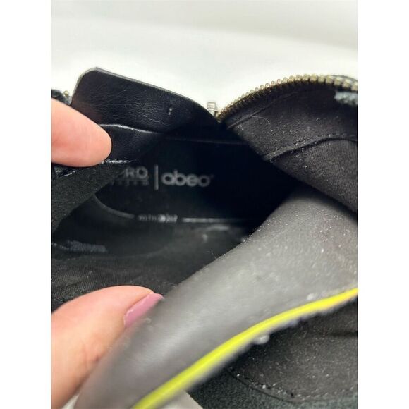 Abeo Women's Calla Black Ruched Leather Ankle Booties Size 7 Outside Zipper - Picture 15 of 15